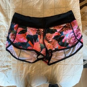 Lululemon size 6 shorts, 2.5 inches.
